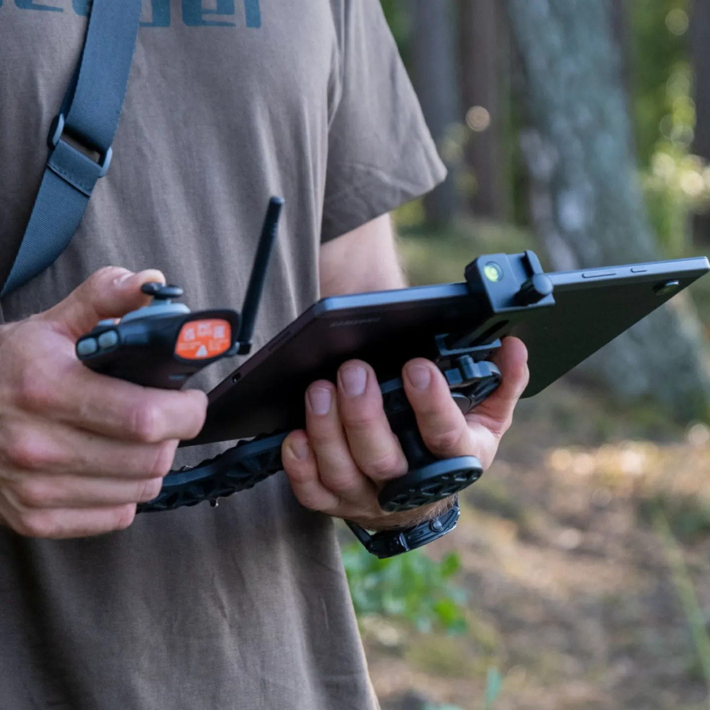 Deeper Quest Tablet & Remote Controller Holder